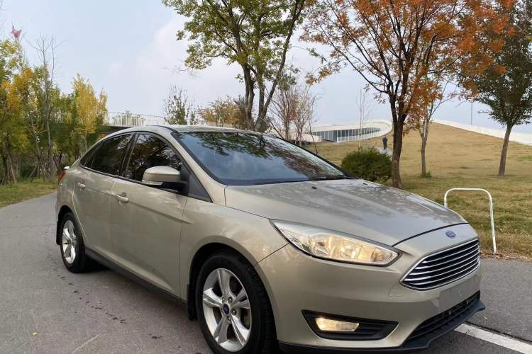 Used Ford Focus 2015 Sedan 1.6L Automatic Comfort Model Exterior 2