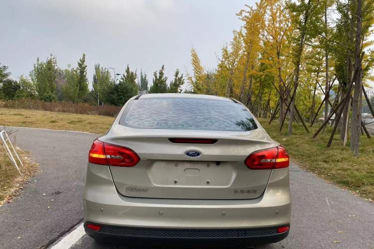 Used Ford Focus 2015 Sedan 1.6L Automatic Comfort Model Exterior 4