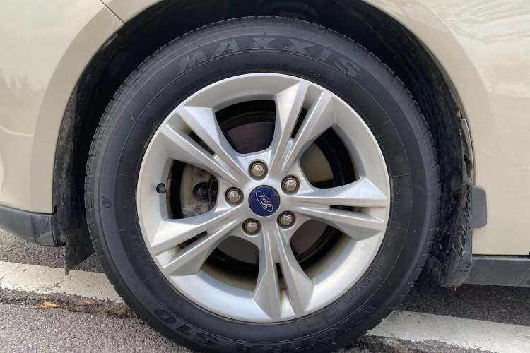 Used Ford Focus 2015 Sedan 1.6L Automatic Comfort Model Exterior 7