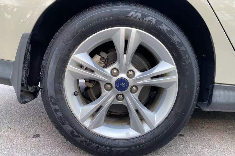 Used Ford Focus 2015 Sedan 1.6L Automatic Comfort Model Exterior 8