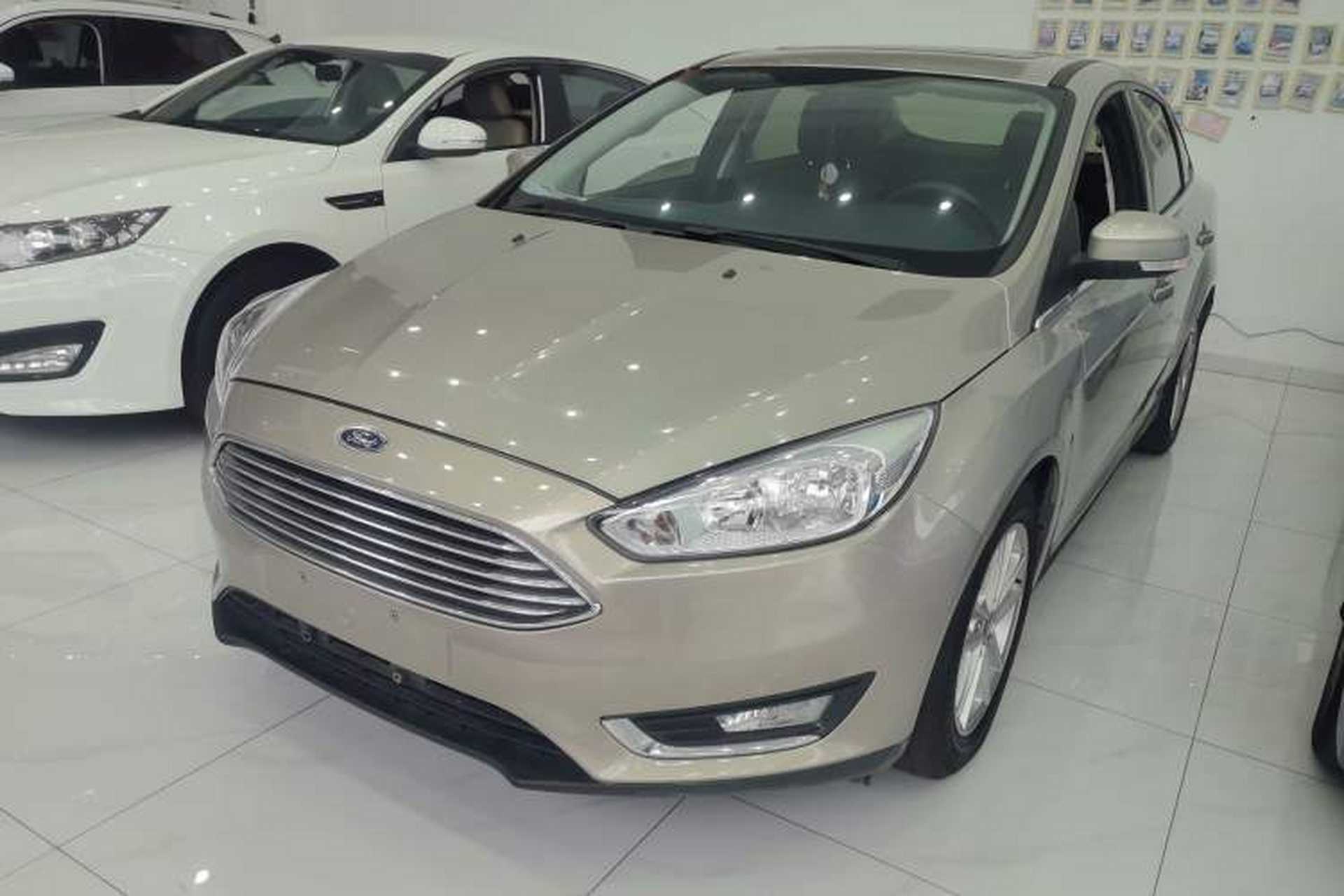 Used Ford Focus 2015 Sedan EcoBoost 180 Automatic Elite Model Front Left 45 Deg