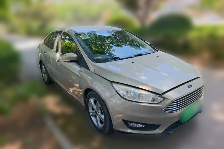 Used Ford Focus 2015 Sedan 1.6L Automatic Comfort Model Front Right 45 Deg