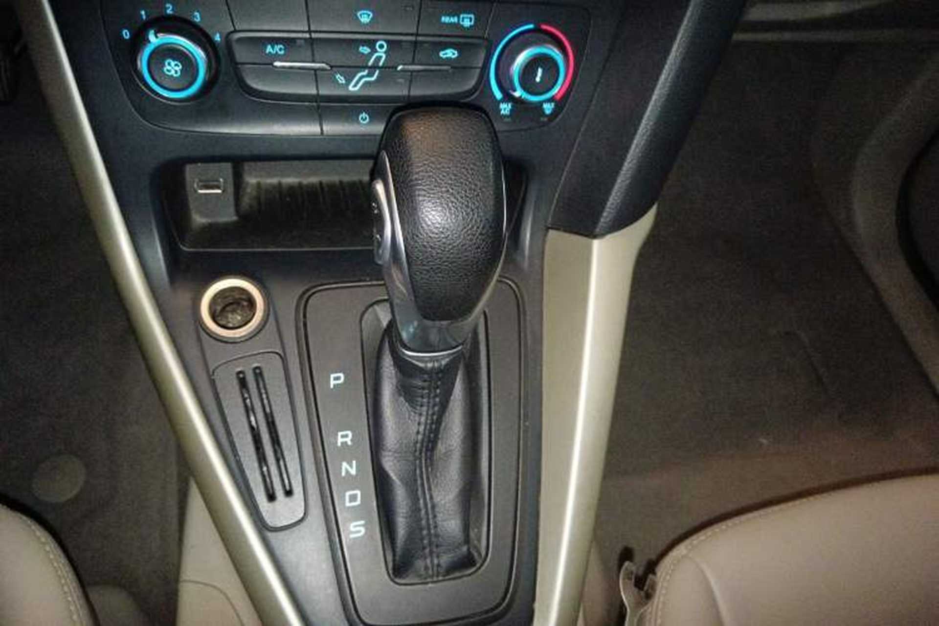 Used Ford Focus 2015 Sedan 1.6L Automatic Comfort Model Gear Lever