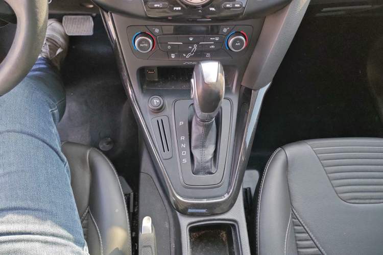 Used Ford Focus 2015 Sedan 1.6L Automatic Trend Model Gear Lever