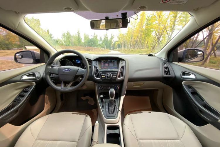 Used Ford Focus 2015 Sedan 1.6L Automatic Comfort Model Interior 2