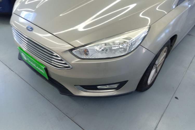 Used Ford Focus 2015 Sedan EcoBoost 125 Automatic Supreme Style Edition Left Front Headlight
