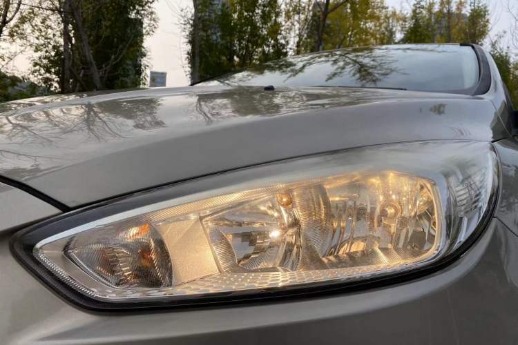 Used Ford Focus 2015 Sedan 1.6L Automatic Comfort Model Left Front Headlight