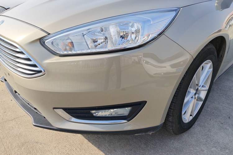 Used Ford Focus 2015 Sedan 1.6L Automatic Trend Model Left Front Headlight