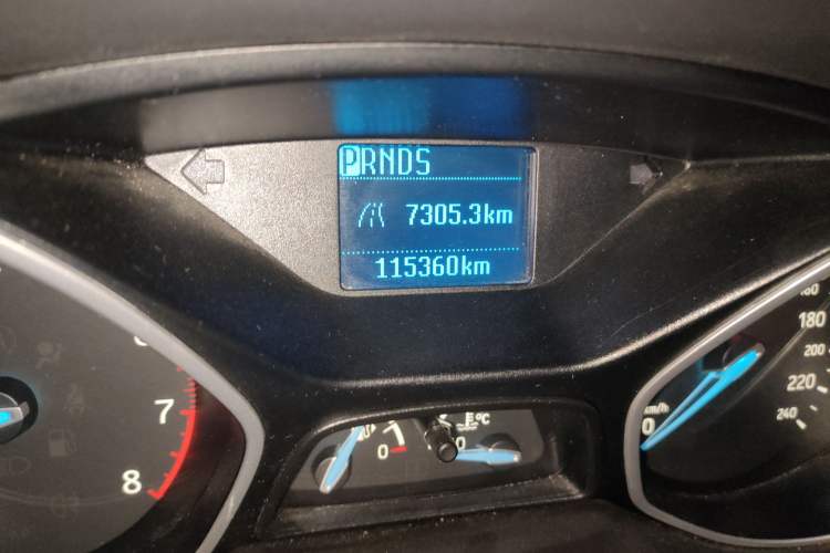Used Ford Focus 2015 Hatchback 1.6L Automatic Comfort Model Odometer Close Up