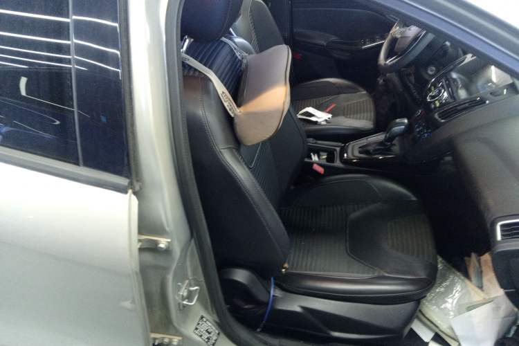 Used Ford Focus 2015 Sedan EcoBoost 125 Automatic Supreme Style Edition Right Front Seat