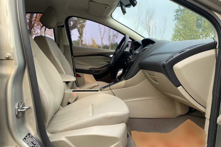 Used Ford Focus 2015 Sedan 1.6L Automatic Comfort Model Right Front Seat
