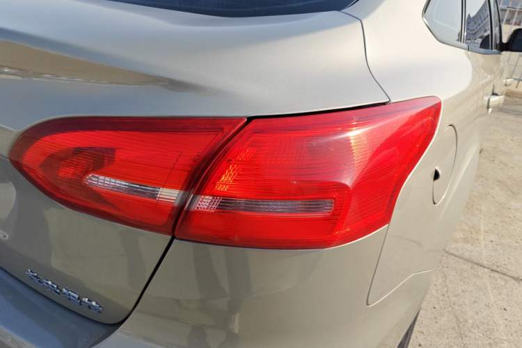 Used Ford Focus 2015 Sedan 1.6L Automatic Trend Model Right Rear Taillight