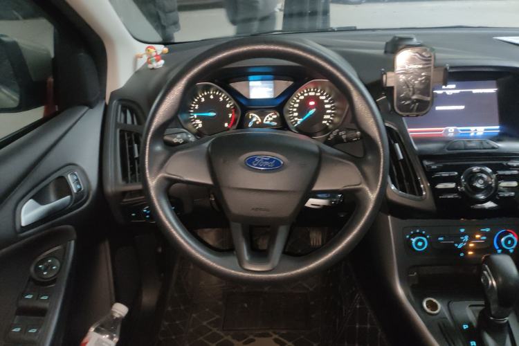 Used Ford Focus 2015 Hatchback 1.6L Automatic Comfort Model Steering Wheel