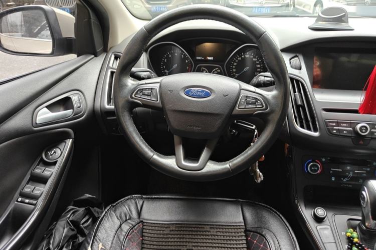Used Ford Focus 2015 Sedan EcoBoost 180 Automatic Elite Model Steering Wheel