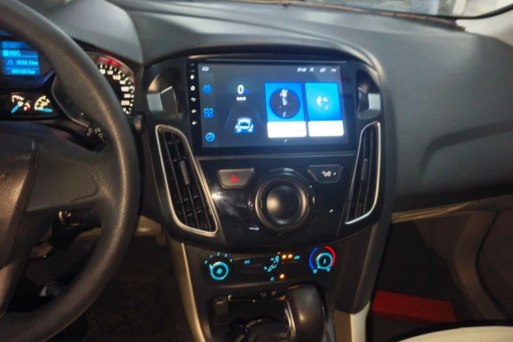Used Ford Focus 2015 Sedan 1.6L Automatic Comfort Model Audio And AC Panel
