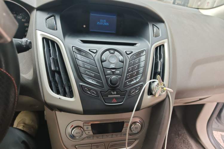 Used Ford Focus 2015 Hatchback 1.6L Manual Fashion Edition Audio And AC Panel