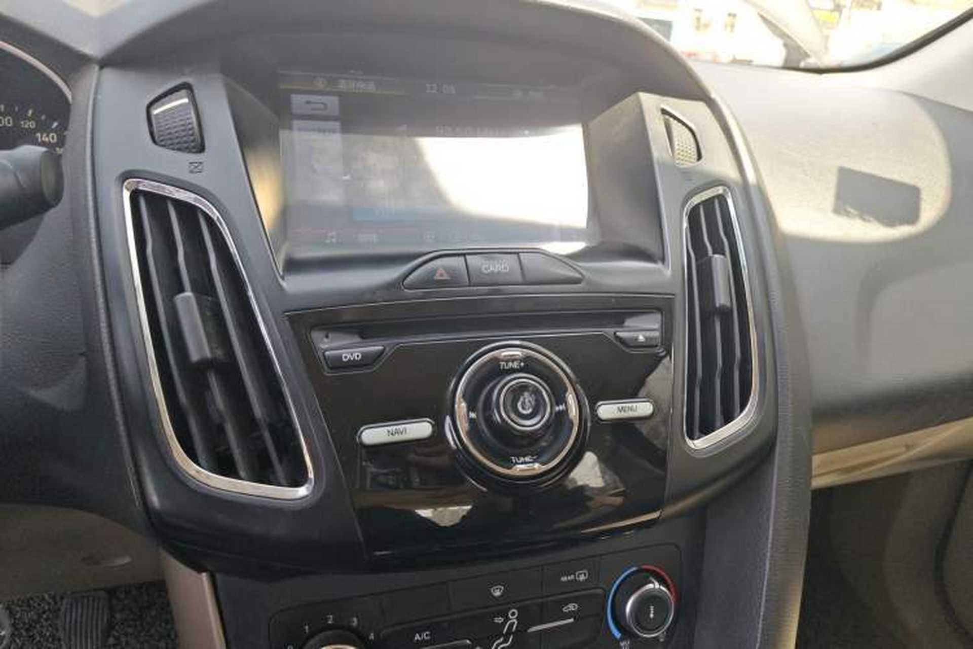 Used Ford Focus 2015 Sedan 1.6L Manual Comfort Model Audio And AC Panel
