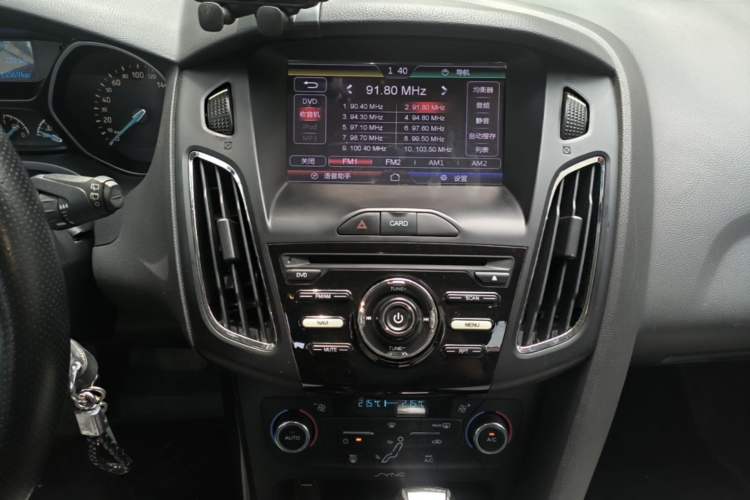 Used Ford Focus 2015 Hatchback EcoBoost 125 Automatic Supreme Style Edition Audio And AC Panel