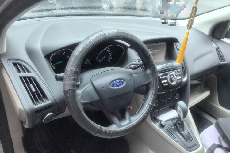 Used Ford Focus 2015 Sedan 1.6L Automatic Comfort Model Center Console