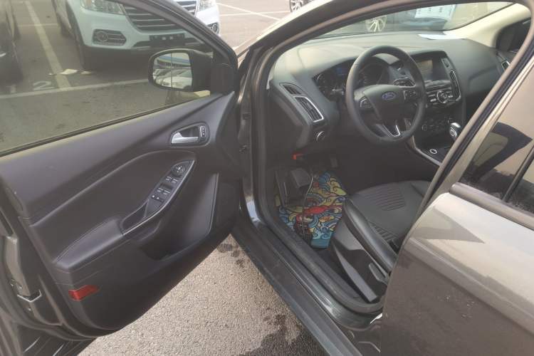 Used Ford Focus 2015 Sedan 1.6L Automatic Trend Model Driver Seat