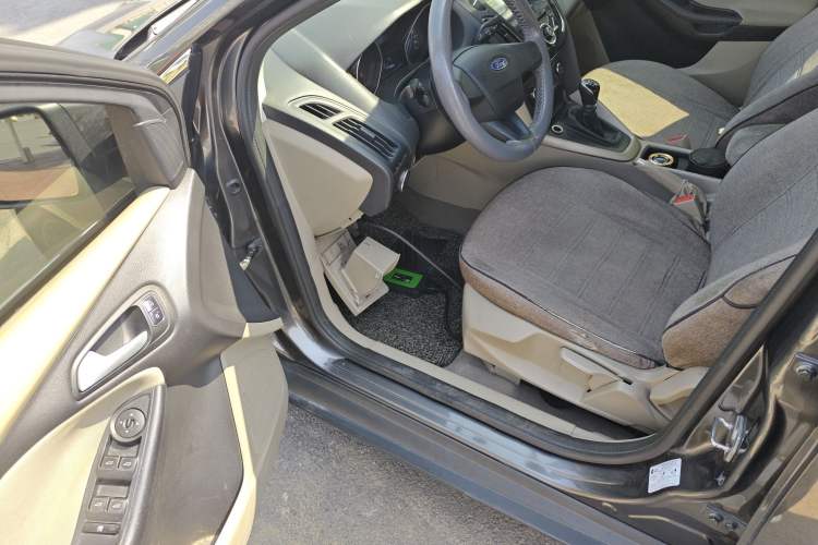 Used Ford Focus 2015 Sedan 1.6L Manual Comfort Model Driver Seat