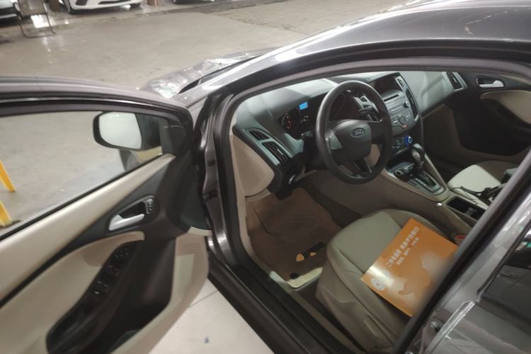 Used Ford Focus 2015 Sedan 1.6L Automatic Comfort Model Driver Seat