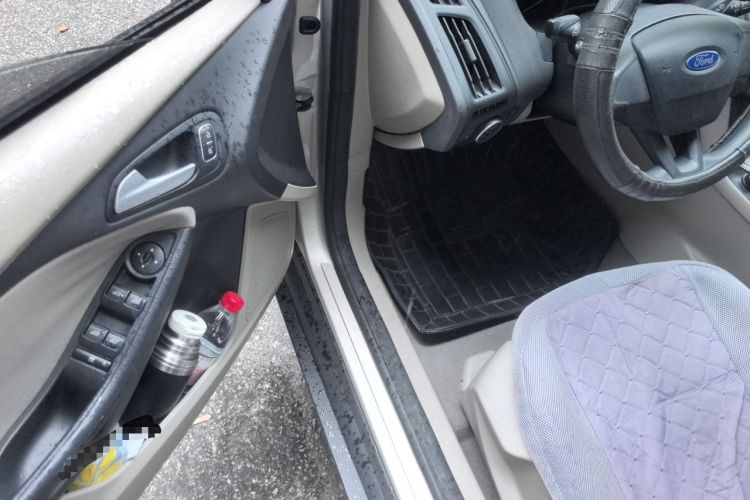 Used Ford Focus 2015 Sedan 1.6L Automatic Comfort Model Driver Seat