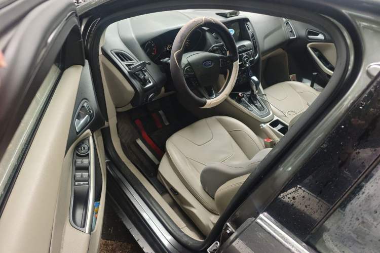 Used Ford Focus 2015 Sedan EcoBoost 180 Automatic Flagship Model Driver Seat
