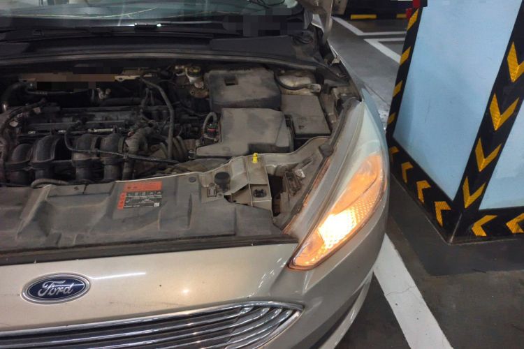 Used Ford Focus 2015 Sedan 1.6L Automatic Comfort Model Engine Bay Left