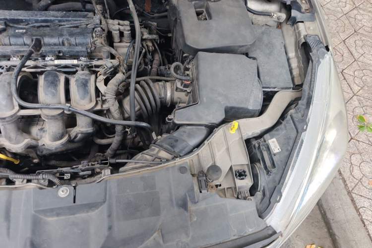 Used Ford Focus 2015 Sedan 1.6L Automatic Trend Model Engine Bay Left