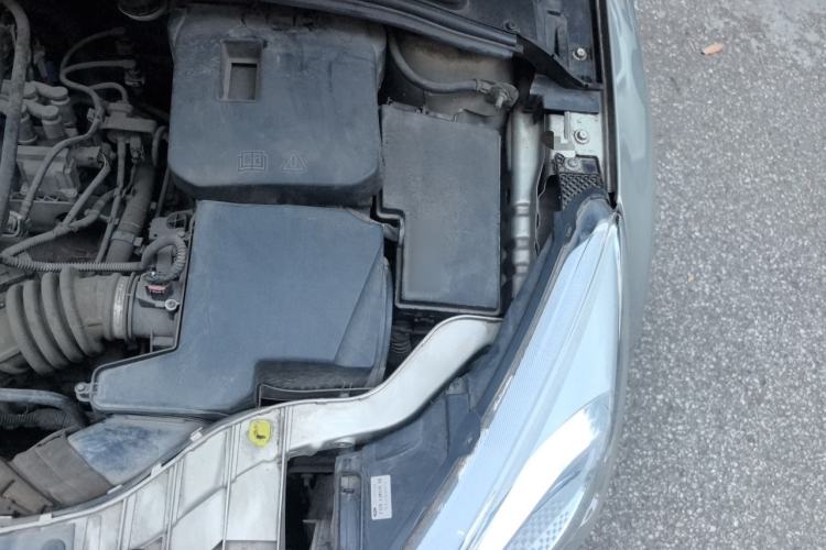 Used Ford Focus 2015 Sedan 1.6L Automatic Comfort Model Engine Bay Left