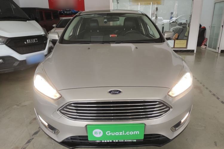 Used Ford Focus 2015 Sedan 1.6L Manual Fashion Edition Front