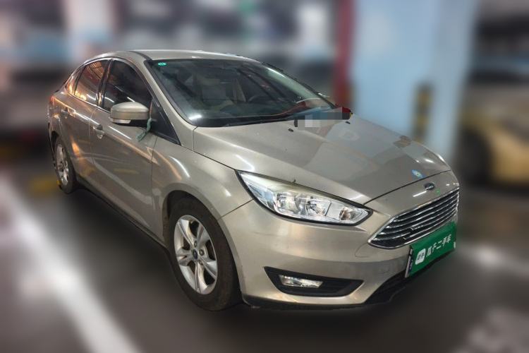 Used Ford Focus 2015 Sedan 1.6L Automatic Comfort Model Front Right 45 Deg
