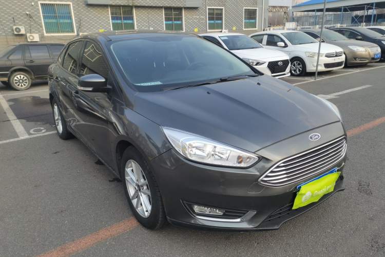 Used Ford Focus 2015 Sedan 1.6L Automatic Trend Model Front Right 45 Deg