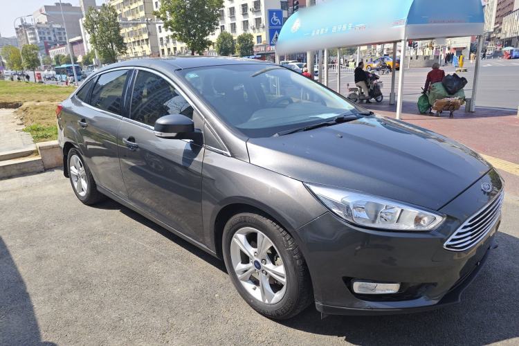 Used Ford Focus 2015 Sedan 1.6L Manual Comfort Model Front Right 45 Deg