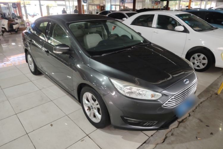 Used Ford Focus 2015 Sedan 1.6L Automatic Comfort Model Front Right 45 Deg