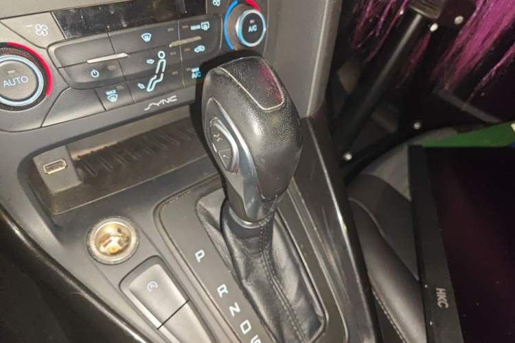 Used Ford Focus 2015 Hatchback EcoBoost 180 Automatic Elite Model Gear Lever