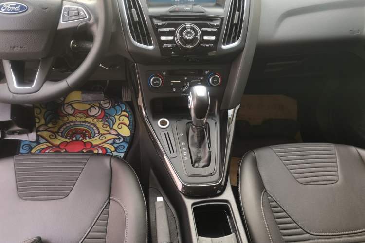 Used Ford Focus 2015 Sedan 1.6L Automatic Trend Model Gear Lever