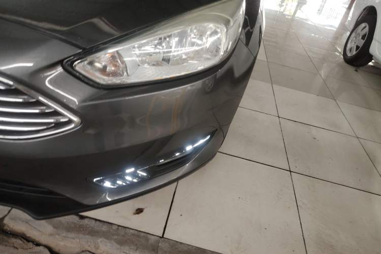 Used Ford Focus 2015 Sedan 1.6L Automatic Comfort Model Left Front Headlight