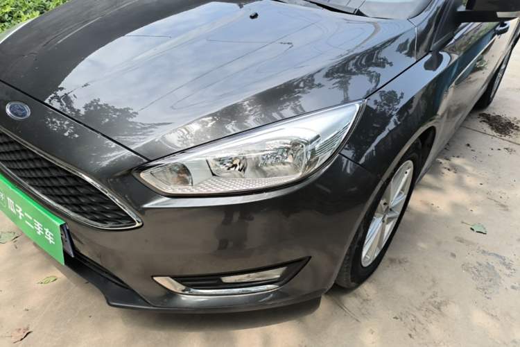 Used Ford Focus 2015 Hatchback EcoBoost 125 Automatic Supreme Style Edition Left Front Headlight