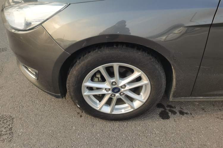 Used Ford Focus 2015 Sedan 1.6L Automatic Trend Model Left Front Wheel Hub
