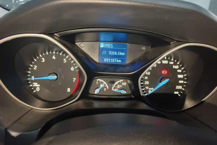 Used Ford Focus 2015 Sedan 1.6L Automatic Comfort Model Odometer Close Up
