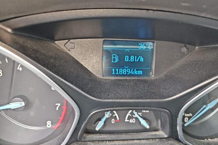 Used Ford Focus 2015 Sedan 1.6L Manual Fashion Edition Odometer Close Up