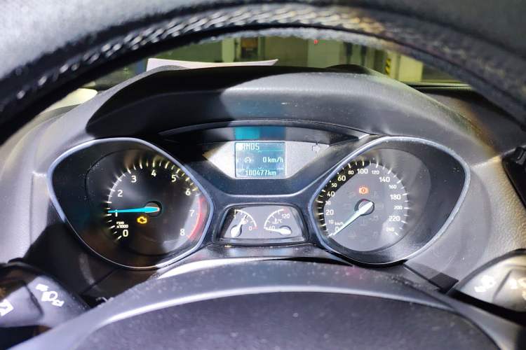 Used Ford Focus 2015 Sedan 1.6L Automatic Trend Model Odometer Close Up