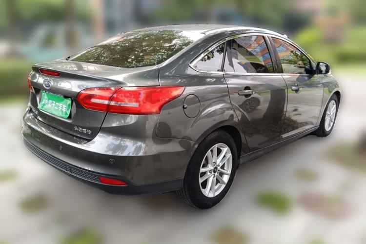 Used Ford Focus 2015 Sedan EcoBoost 125 Manual – Ultra-Style Edition Rear Right 45 Deg