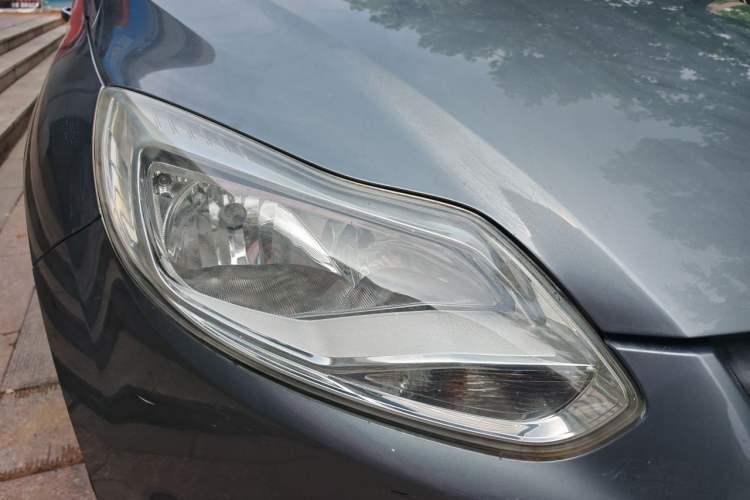 Used Ford Focus 2015 Hatchback 1.6L Manual Fashion Edition Right Front Headlight