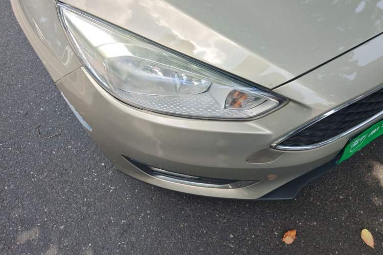 Used Ford Focus 2015 Sedan 1.6L Automatic Trend Model Right Front Headlight