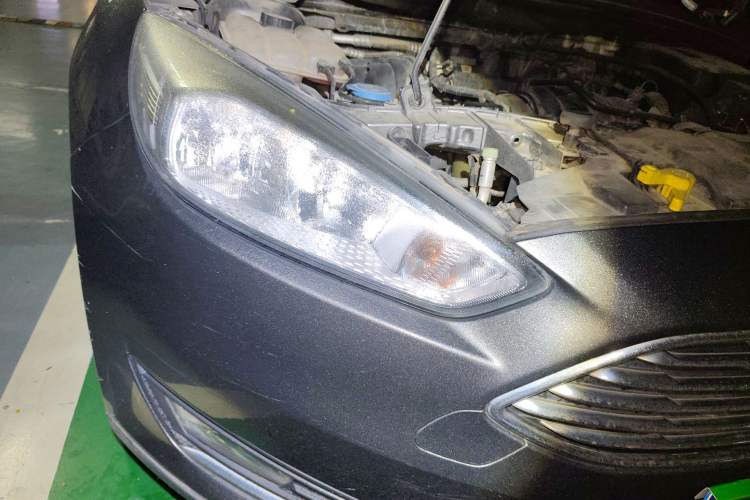 Used Ford Focus 2015 Sedan 1.6L Automatic Trend Model Right Front Headlight