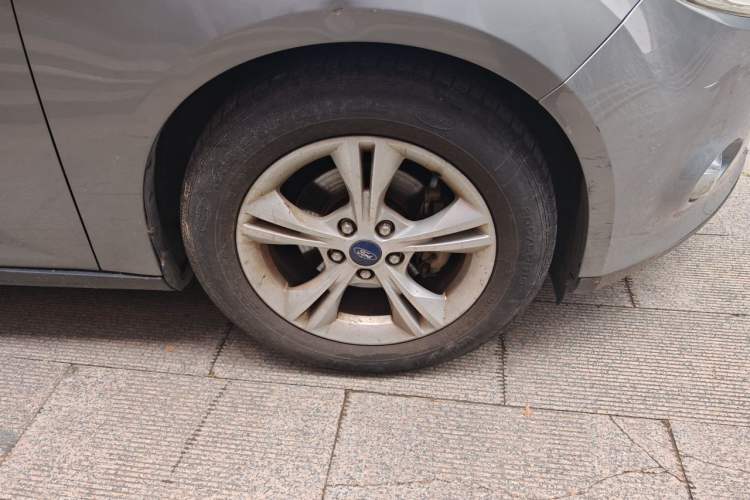 Used Ford Focus 2015 Hatchback 1.6L Manual Fashion Edition Right Front Wheel Hub