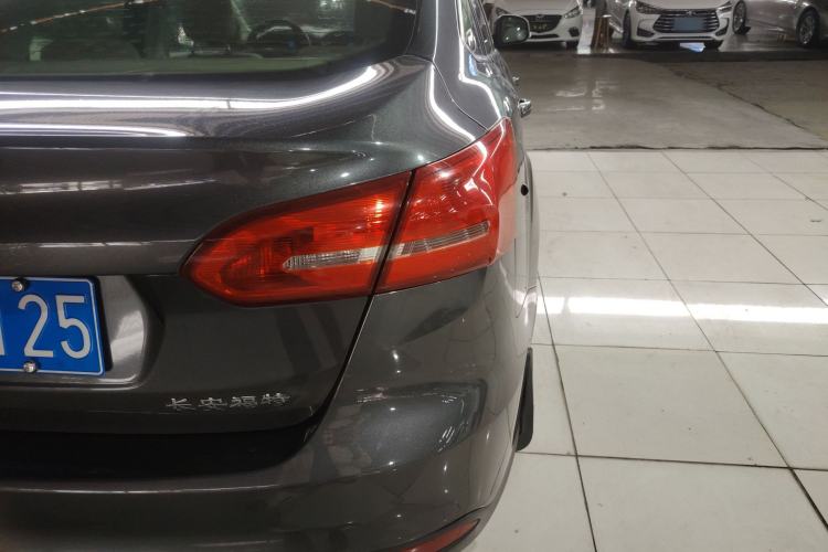Used Ford Focus 2015 Sedan 1.6L Automatic Comfort Model Right Rear Taillight